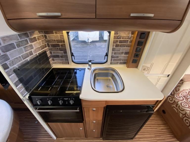 2013 ADRIA ALTEA TRENT 4 BERTH LUXURY TOURING CARAVAN