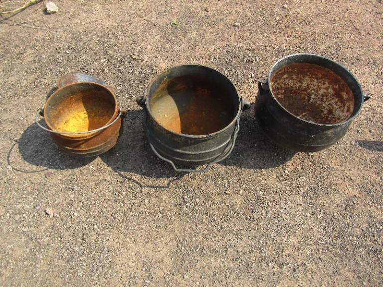 3 x OLD CAST IRON CAULDRONS POTS ( PLANTERS )  - 20cm 25cm & 26cm WIDE