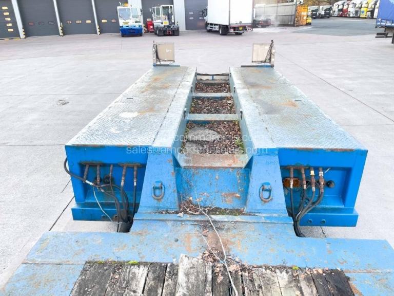 FAYMONVILLE STBZ-3VA Low Bed 3 Axle 