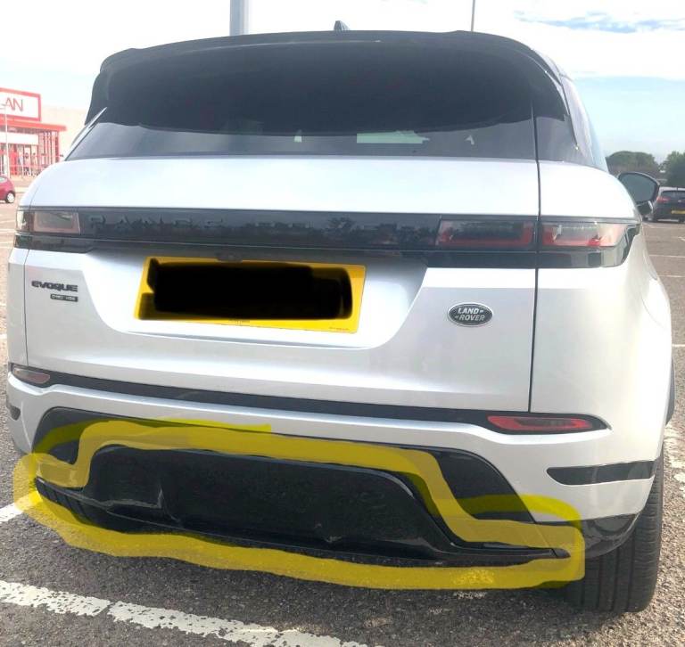 GENUINE RANGE ROVER EVOQUE 2019+ L551 REAR BUMPER DIFFUSER Gloss Black - Excellent Condition!