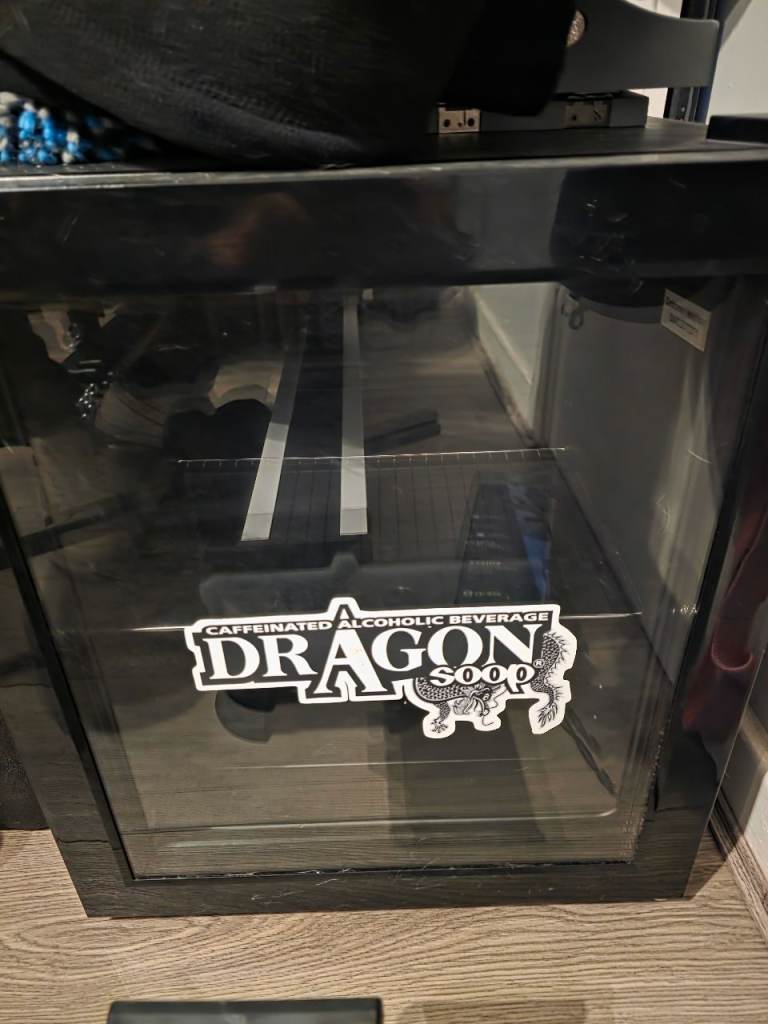 Mini fridge 