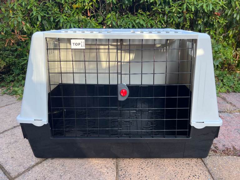 Large dog travel crate/carrier: 'Ferplast Atlas Car 100'