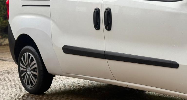 2017 Vauxhall Combo 1.3 CDTi 2300 16v FWD L2 H1 3dr Diesel