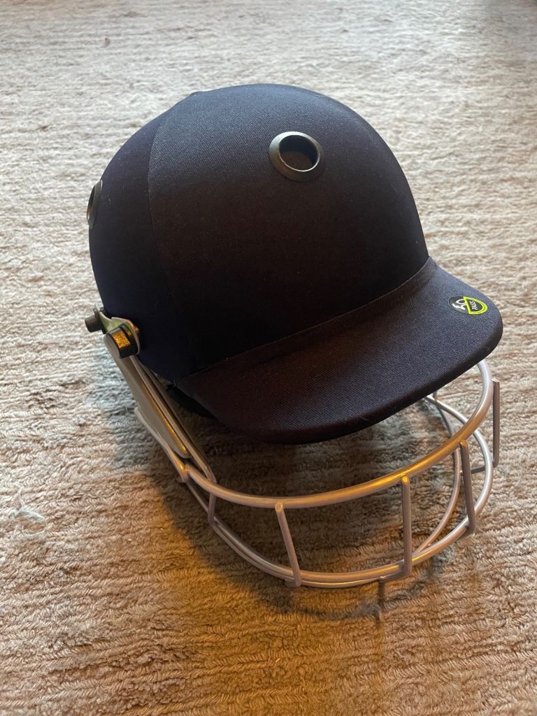 image for KOOKABURRA PRO 600F CRICKET HELMET