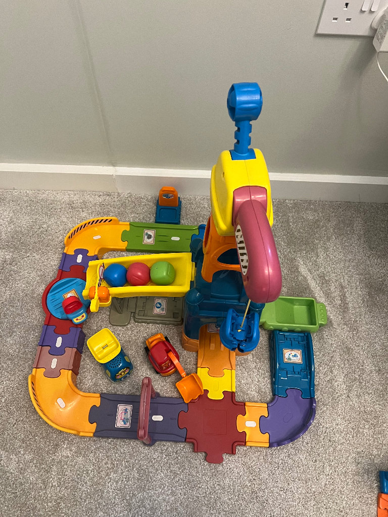 Toot toot construction site 