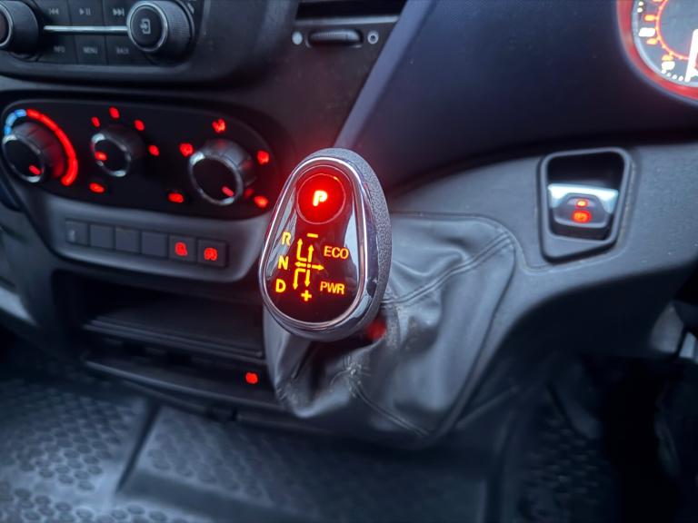 2020 IVECO DAILY 2.3L DIESEL WHITE AUTOMATIC PANEL VAN - 145K - NEW CAMBELT