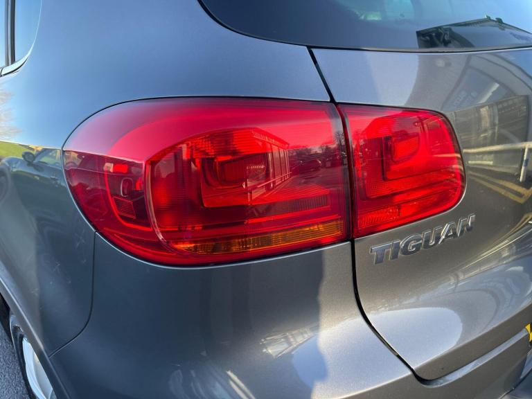 2016 Volkswagen Tiguan 2.0 TDI BlueMotion Tech Match Edition DSG 4WD Euro 6 (s/s) 5dr ESTATE Dies...