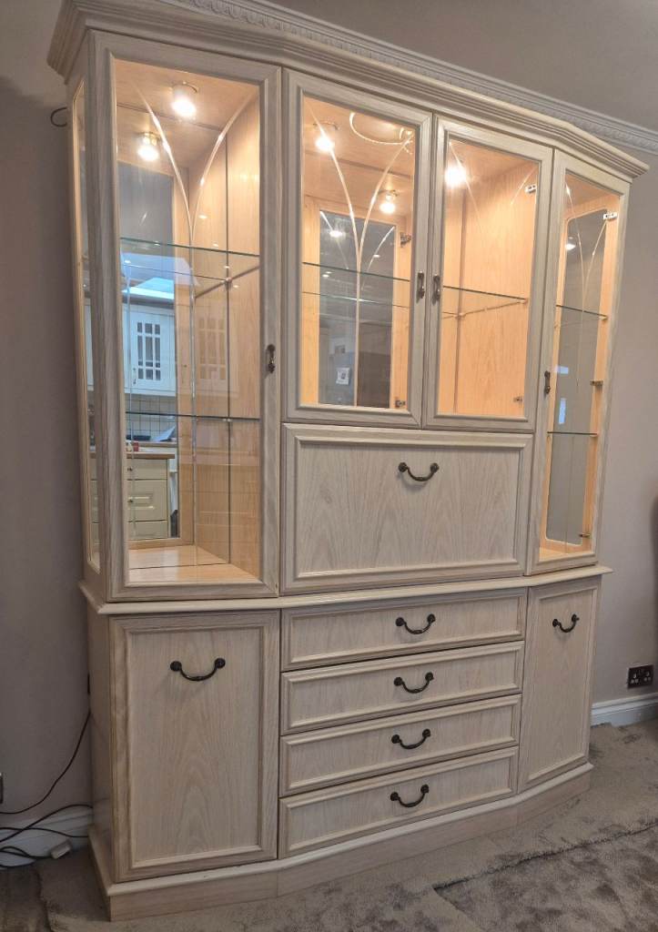 G Plan Limed Oak Large Display Mirrored Cabinet in limed oak with lighting and glass doors.