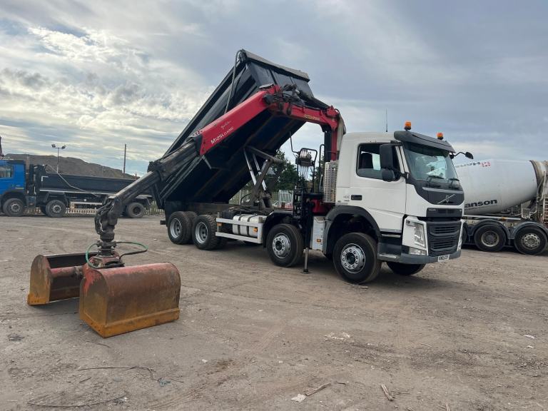 2016 Volvo FM 410 8X4 TIPPER GRAB, ONLY 369,800 , SHEET, REAR SHUTES