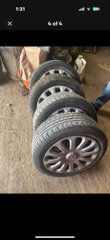 Ford fiesta 15” alloy wheels and 2 brand new tyres 