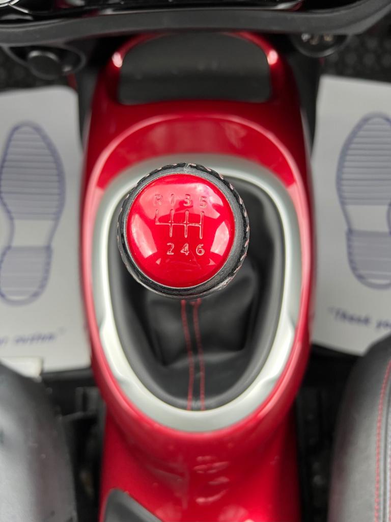 2016 Nissan Juke 1.2 DiG-T Tekna 5dr HATCHBACK Petrol Manual