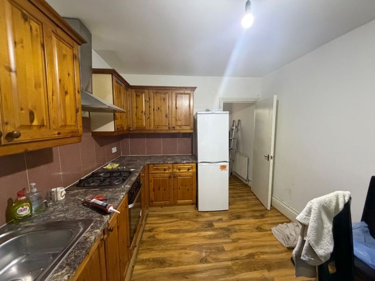 2 Bedroom Flat to Rent (1st floor)
