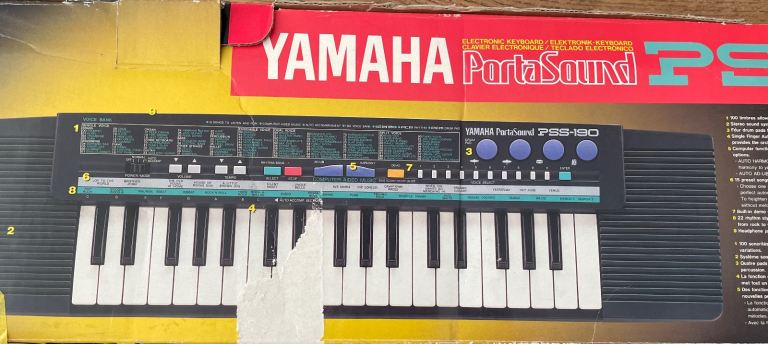 Yamaha PortaSound PSS-190 Electronic Keyboard