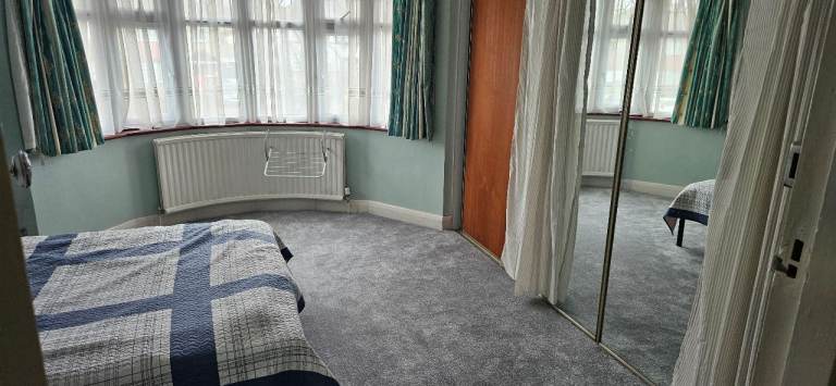DOUBLE ROOM TO RENT