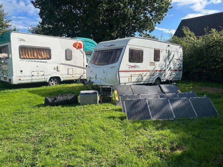 Coachman 2005 Caravan 4 Berth & Full Solar Power Set Up Fitted Motor Mover, VGC For Year