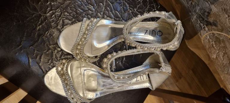 Women's wedding shoes 