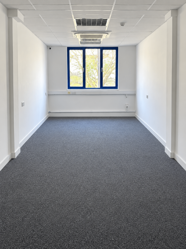 170 Sq Ft Business Storage Space to Rent in Ealing