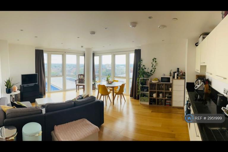 2 bedroom flat in Railway Terrace, Slough, SL2 (2 bed) (#2951999)