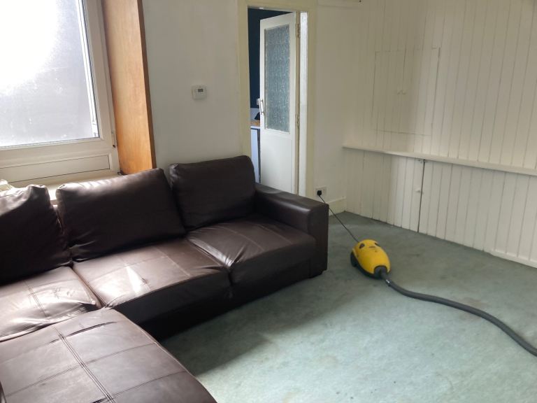 2 BED CENTRAL TOP FLOOR TENEMENT FLAT TO LET SUMMERFIELD TERRACE 