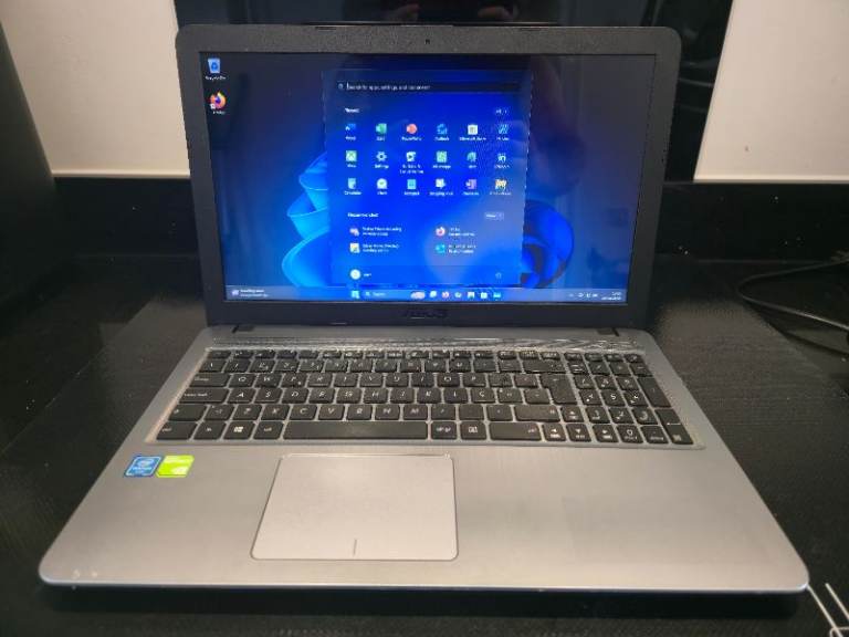 Asus 15.6" laptop