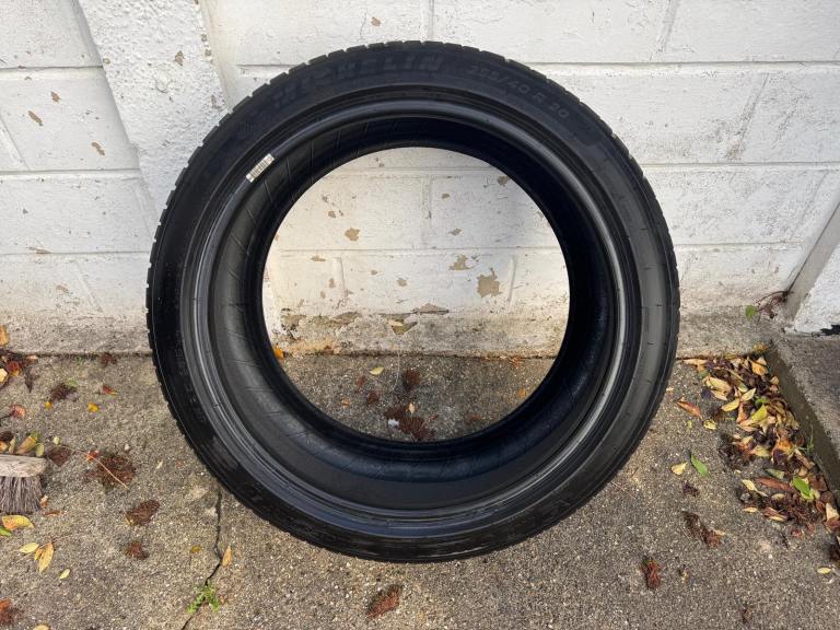 Michelin tyre 255/40R20 