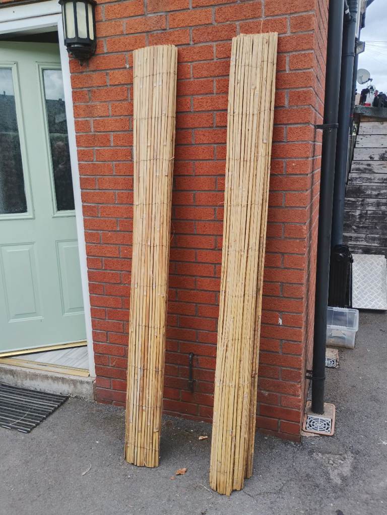 2x tall roll out trellis stick panels retail about 25 each new 20 Ono the pair 