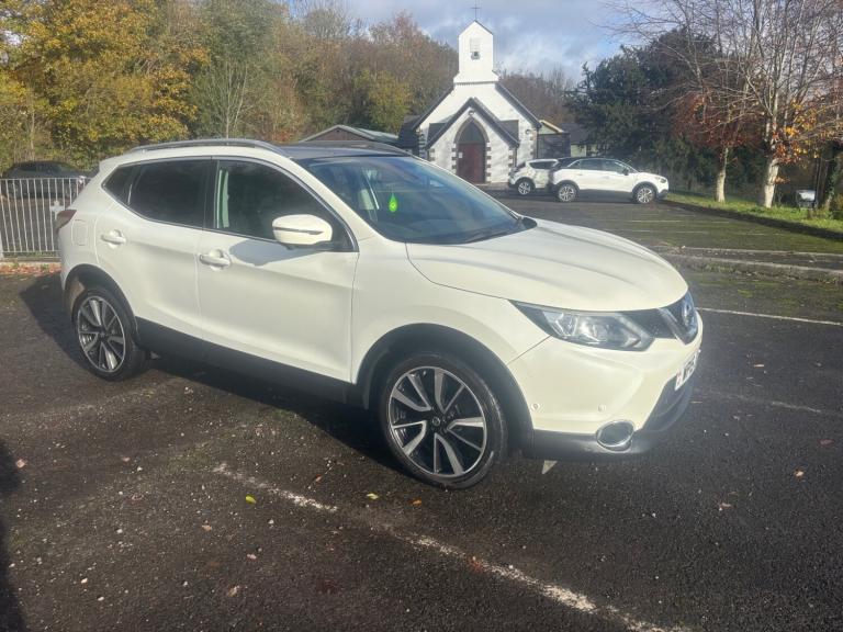 2015 Nissan Qashqai 1.5 dCi Tekna 5dr HATCHBACK Diesel Manual