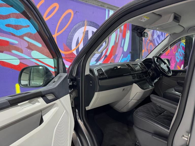 2017 Volkswagen Transporter 2.0 TDI BMT 204 Highline Kombi / Camper Van DSG Crew Van Diesel Autom...