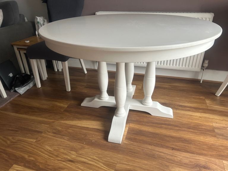 Round dining table 120cm