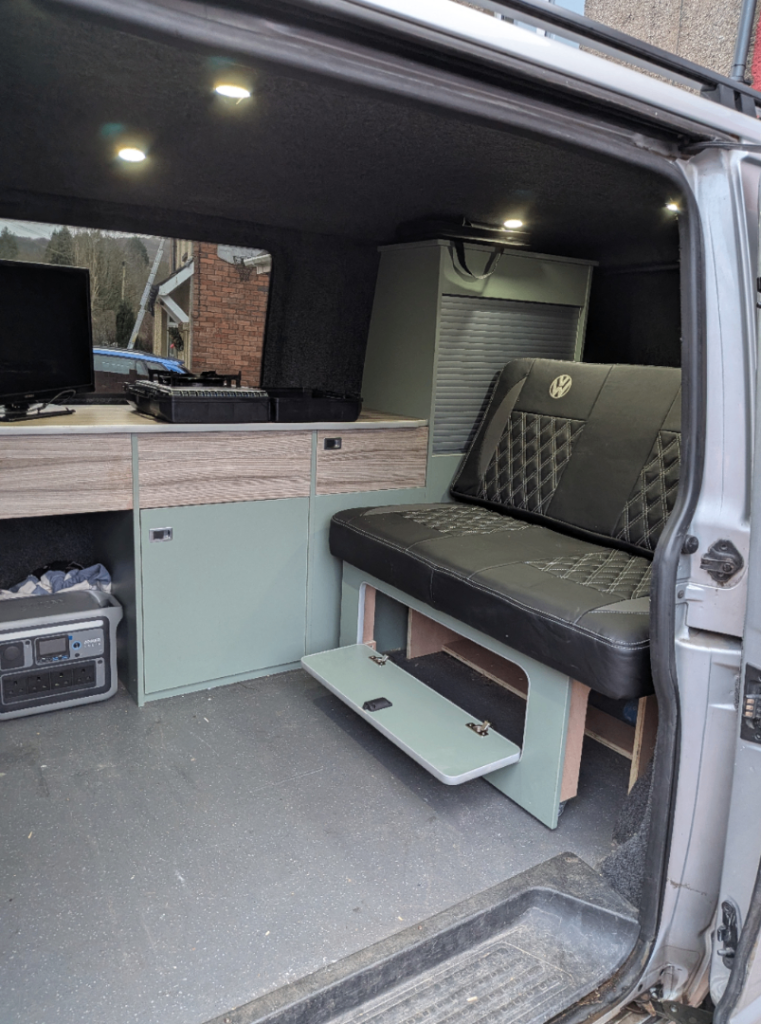 VW TRANSPORTER T5 Campervan 