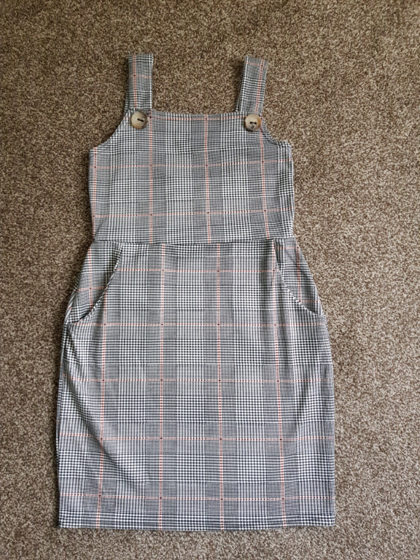 Select dress size 8