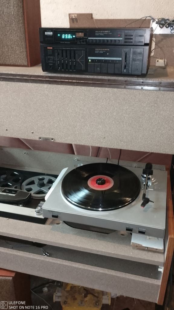 Turntable two speeds 