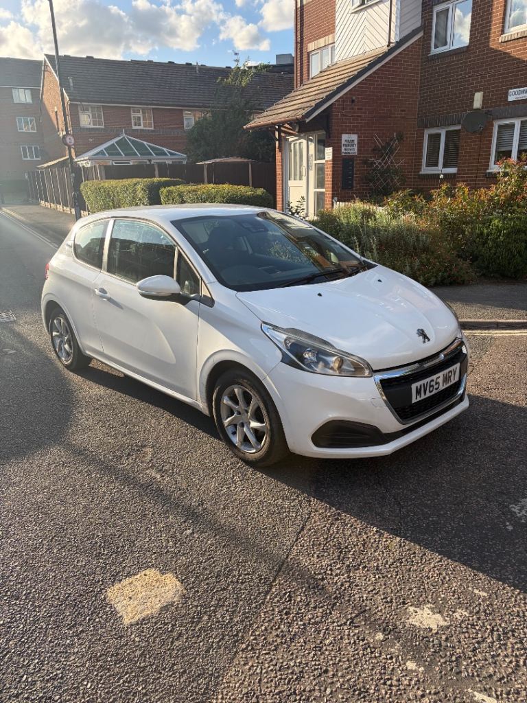 Peugeot, 208, Hatchback, 2015, Manual, 999 (cc), 3 doors