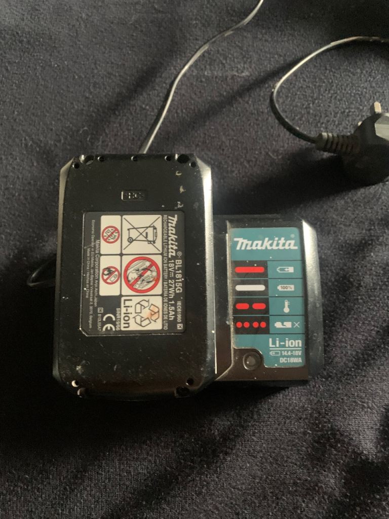 Makita battery and charger 