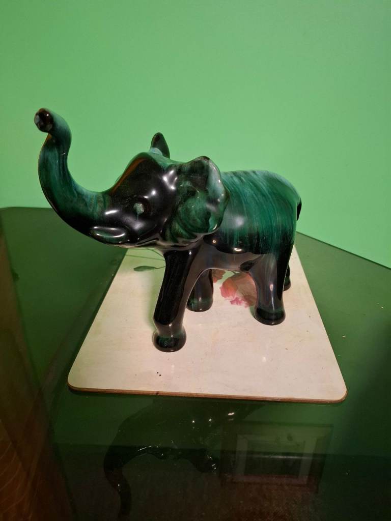 4 vintage Canadian blue  Mountain pottery elephants collectors pieces.