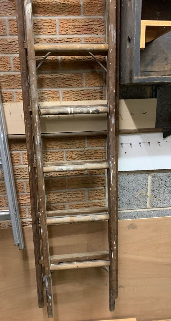 Vintage extendable ladder 