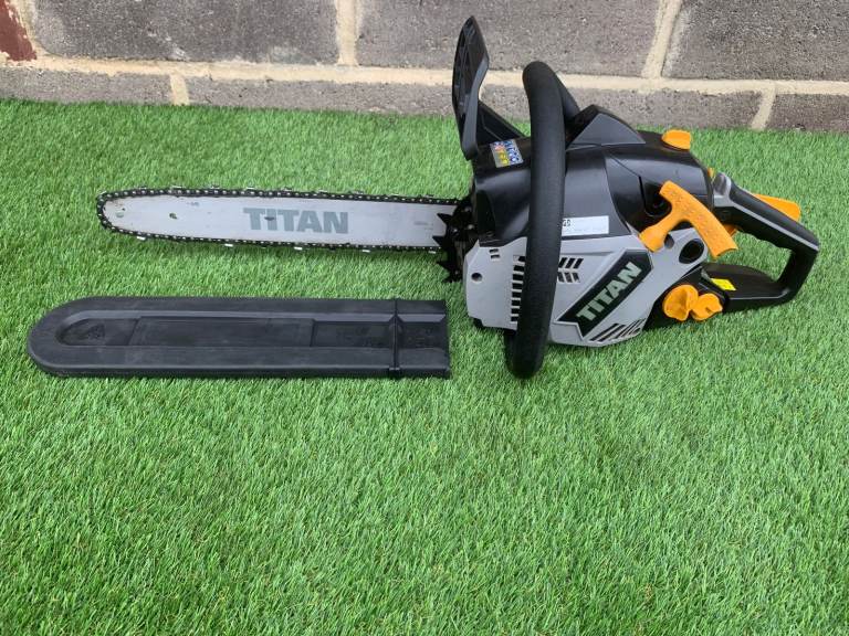 Petrol Chainsaw, As New, Titan 40cc, 2 Stroke, 16 inch Bar and Chain, Easy Starter.