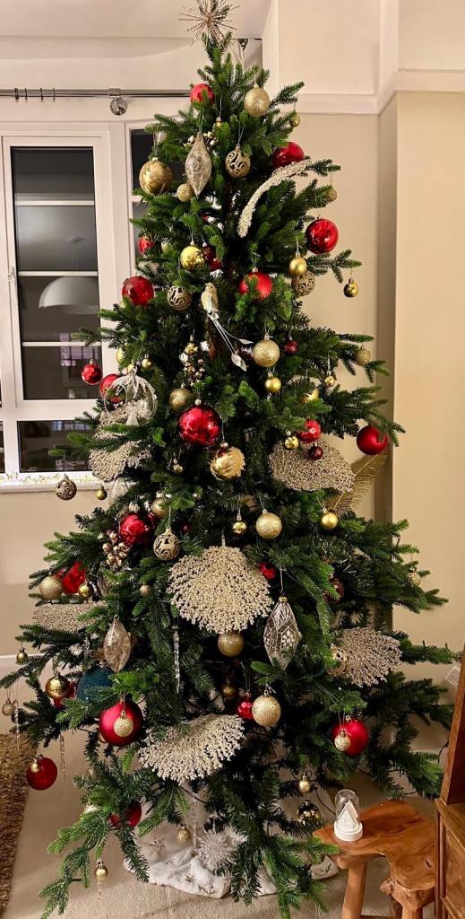 Large Artificial Christmas Tree with Decorations – Good Condition