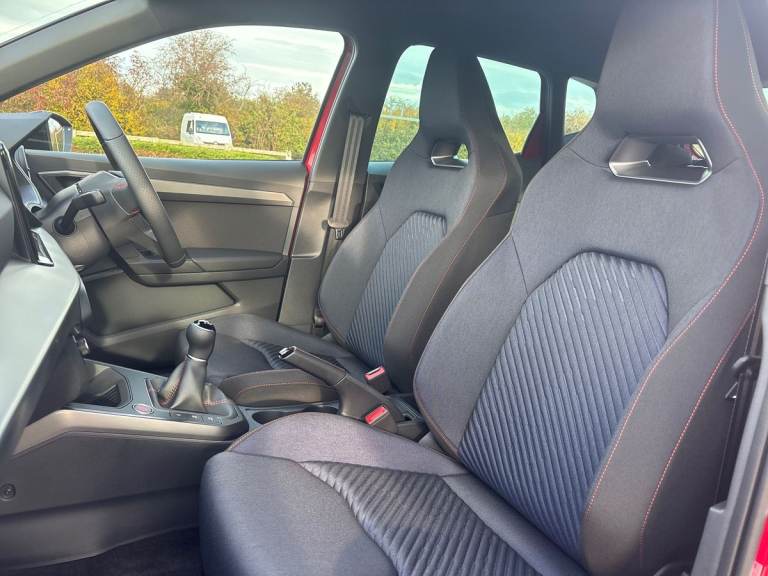 2025 SEAT Arona 1.0 TSI 115 FR Black Edition 5dr Hatchback PETROL Manual