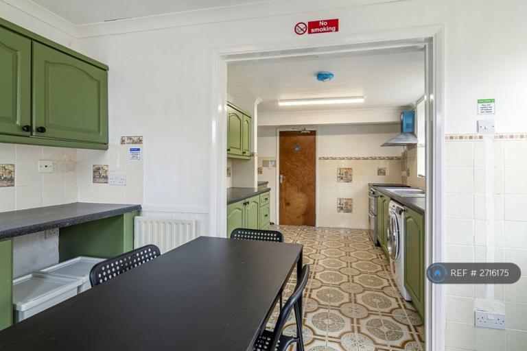 1 bedroom in Balfour Road, Ilford, IG1 (#2716175)