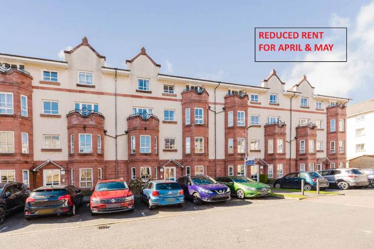 Very large, 4 bedroom, HMO property in Bellevue, with parking  - available April