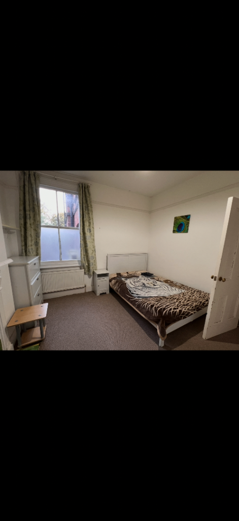 Large Double Room To Rent 