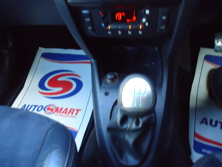 RENAULT CLIO 2.0 16v Renaultsport Blue Manual Petrol 2004