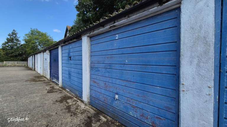 Garage to rent in Reigate (RH2) | Stashbee