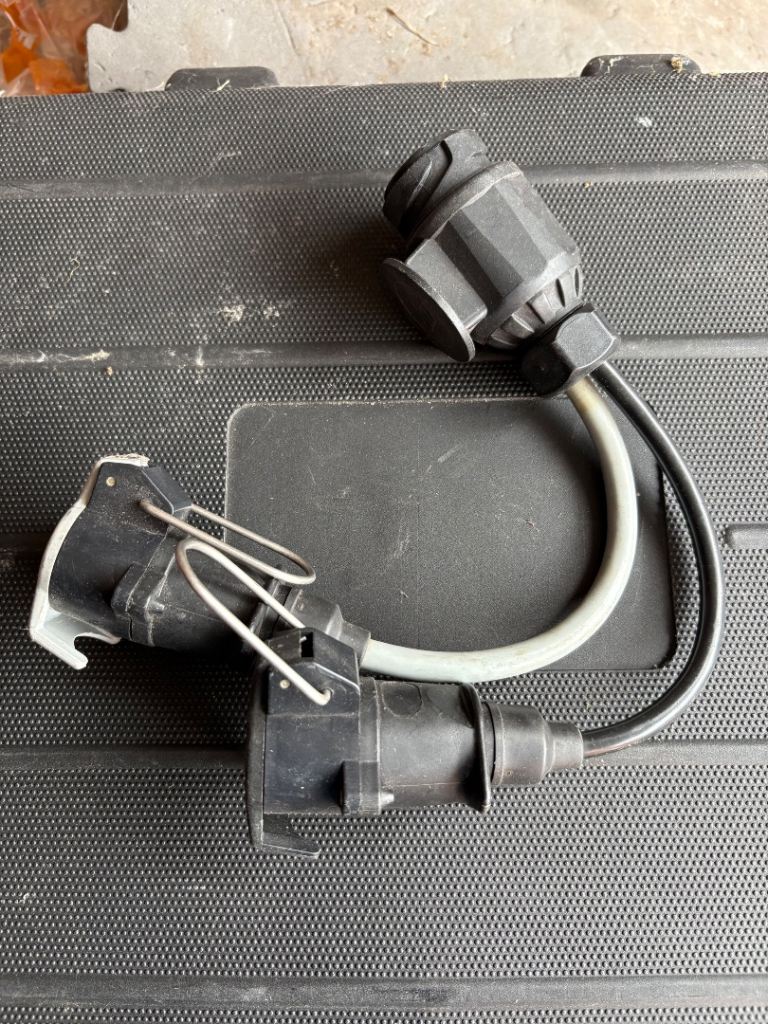 Caravan 13 pin to 2x 7 pin tow cable