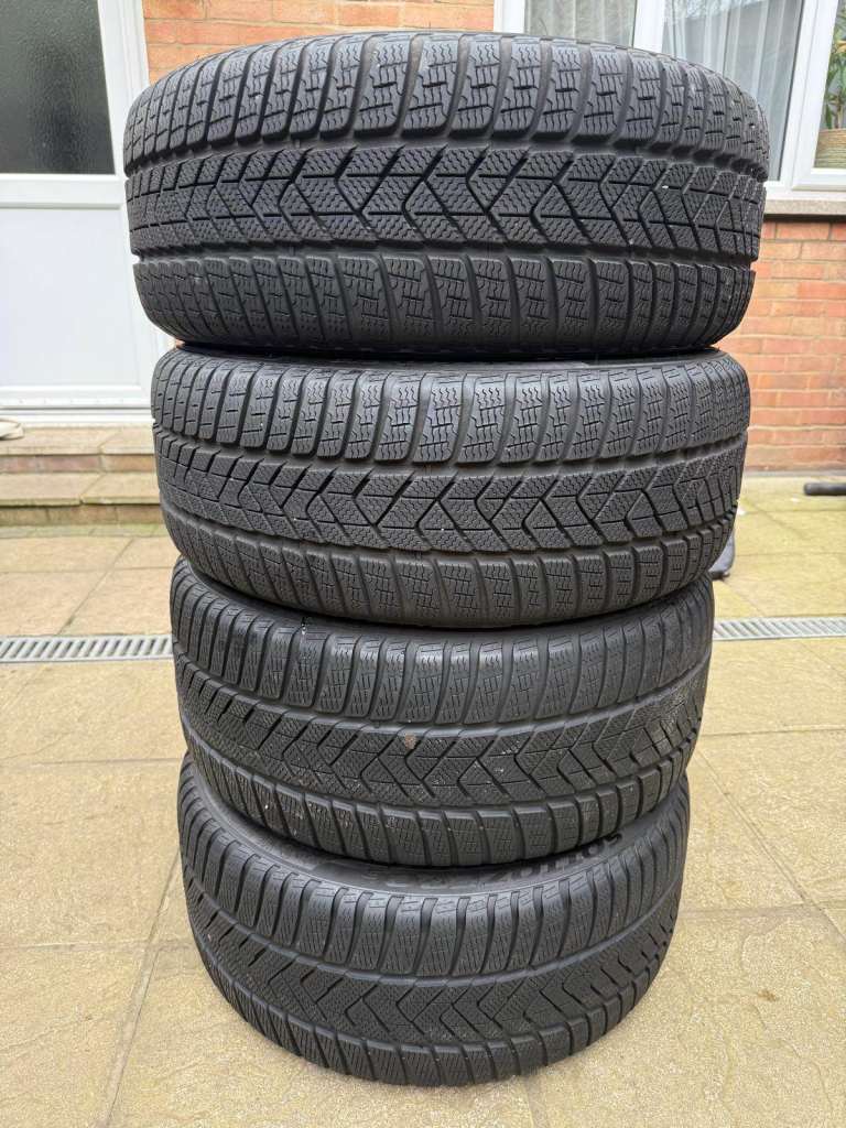 4 x Pirelli  Sottozero 3 Winter Tyres Run Flat ( 2024 year ) 275/35 R19 100V x2 , 245/40 R19 98V x2