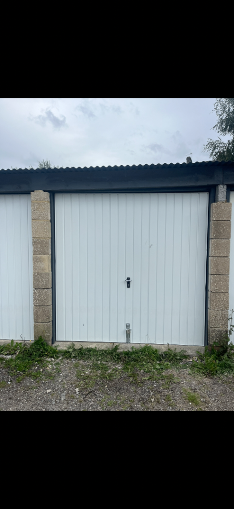 Lockup garage to rent 