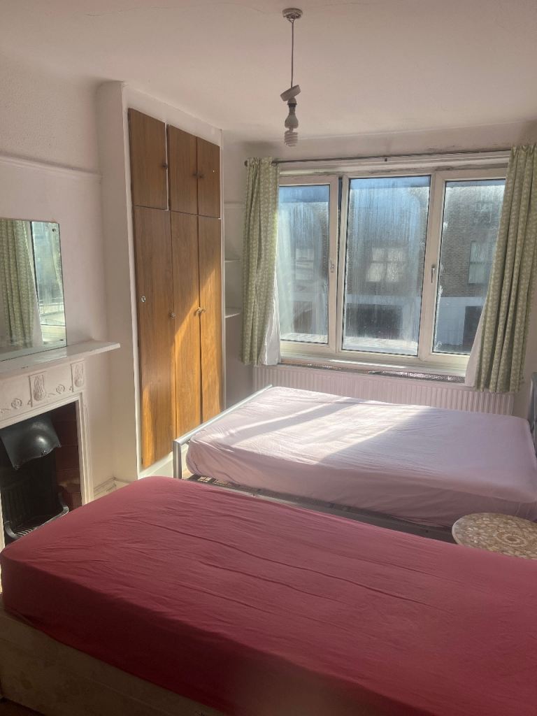 Affordable room in egham