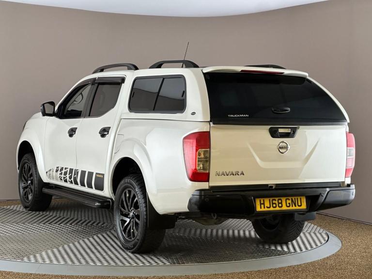2018 Nissan Navara 2.3 dCi N-Guard Auto 4WD Euro 6 4dr PICK UP Diesel Automatic