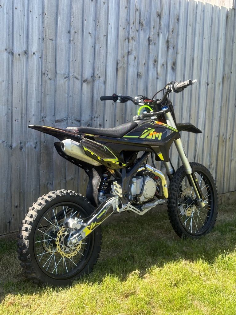 2025 yx140 Big wheel pit bike (like new)